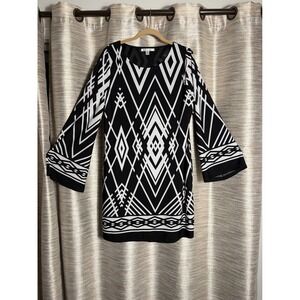Nico La Womens XL Black White Geometric Chevron Bell Sleeve Shift Mini Dress